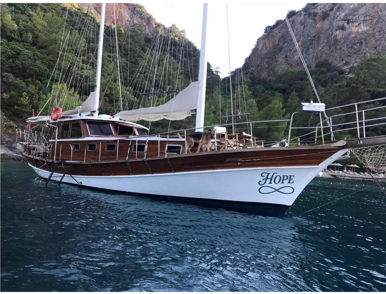 HOPE yacht exterior