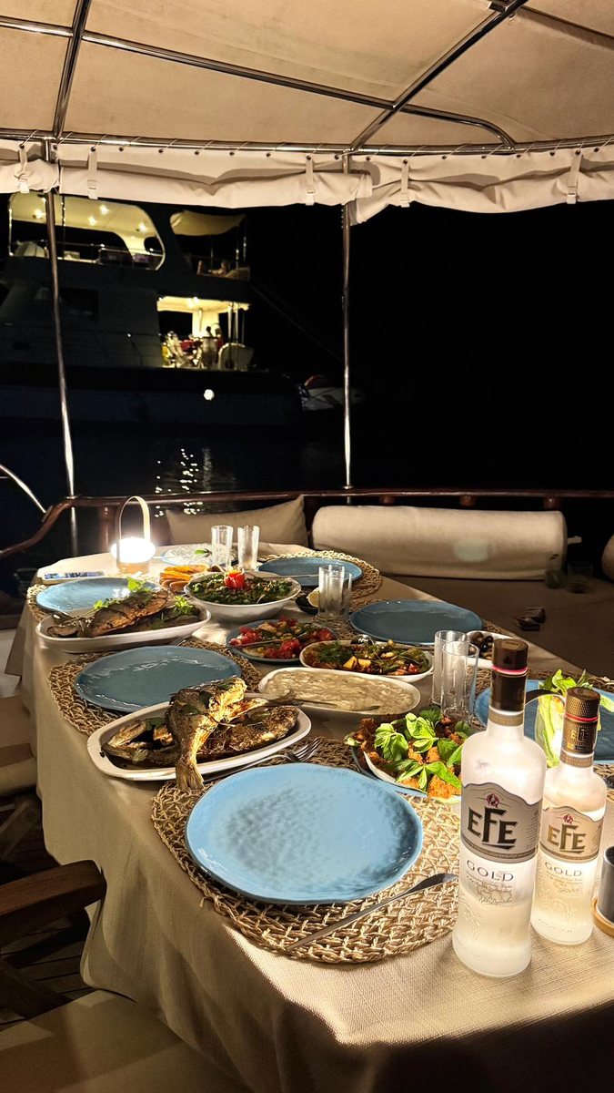 Evening dining on board HOPE